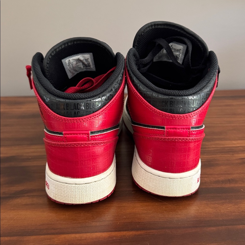Nike Air Jordan‎ 1 Mid GS "BRED TEXT" Bred DM9650-001 size 6Y - Picture 4 of 10